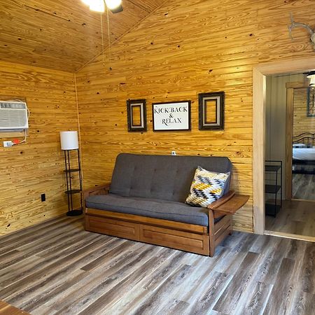Kick Back Ranch Hotel Ramer Exterior photo