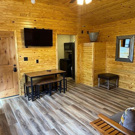 Kick Back Ranch Hotel Ramer Exterior photo