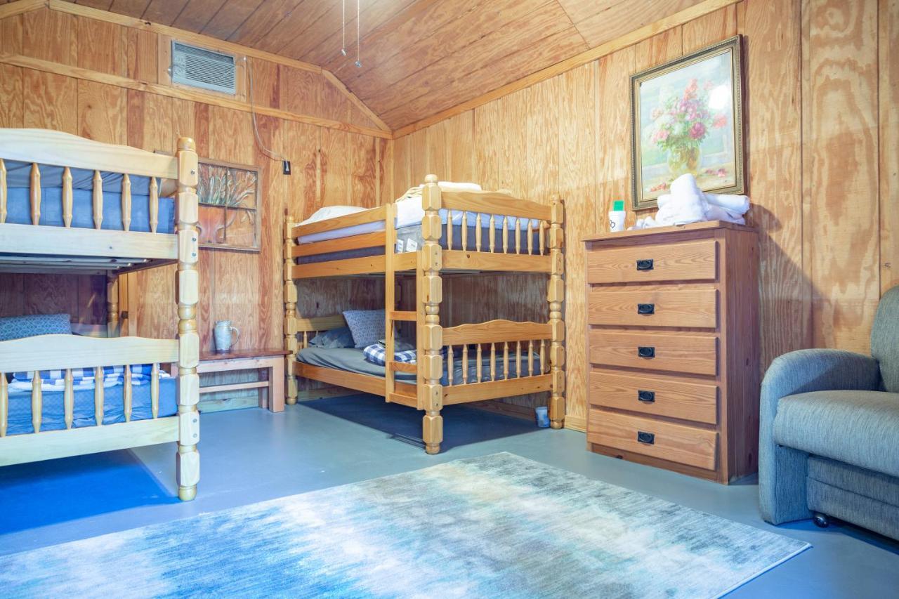 Kick Back Ranch Hotel Ramer Exterior photo