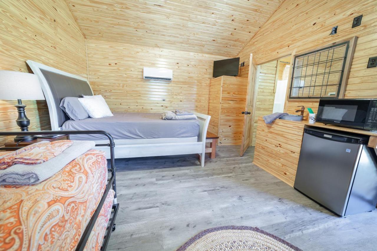 Kick Back Ranch Hotel Ramer Exterior photo