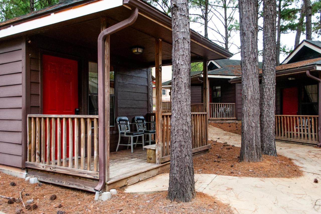 Kick Back Ranch Hotel Ramer Exterior photo