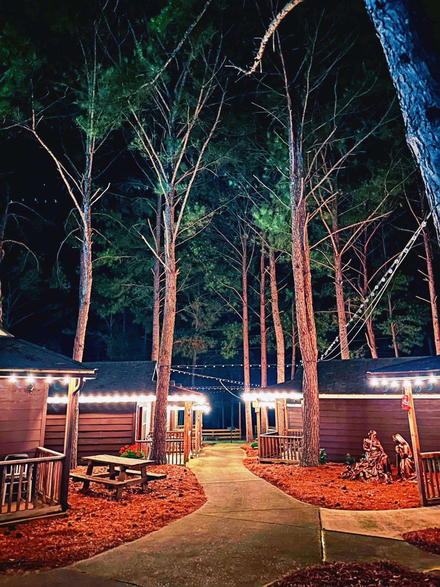 Kick Back Ranch Hotel Ramer Exterior photo