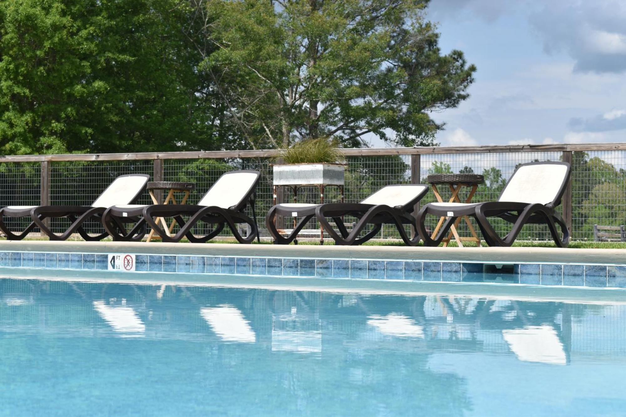 Kick Back Ranch Hotel Ramer Exterior photo