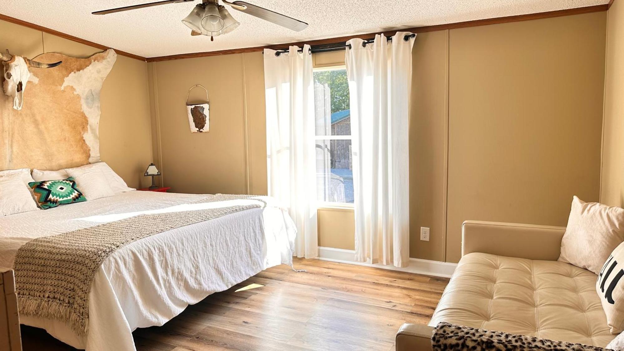 Kick Back Ranch Hotel Ramer Exterior photo